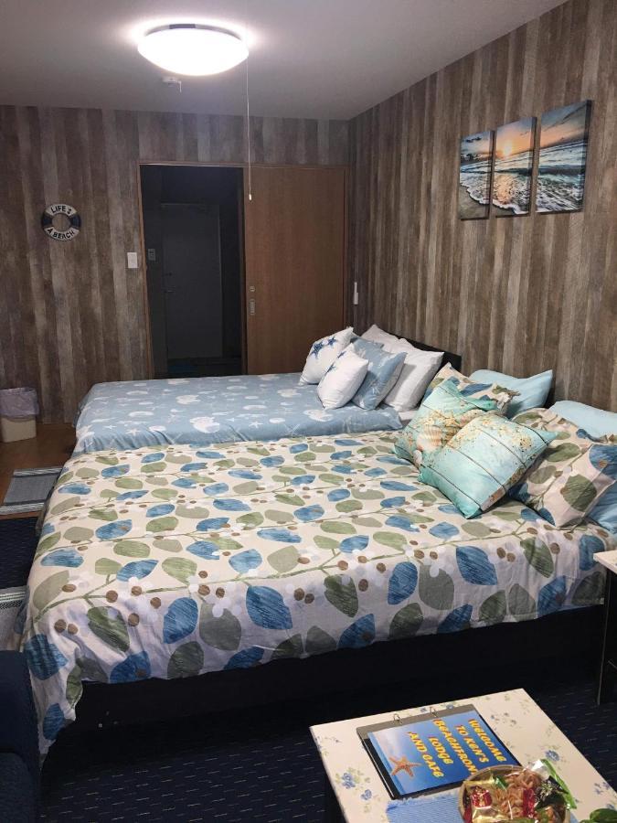 Ken'S Beachfront Cafe & Lodge, Bl2, Oceanfront And Free Canoe Rental Onna Zewnętrze zdjęcie
